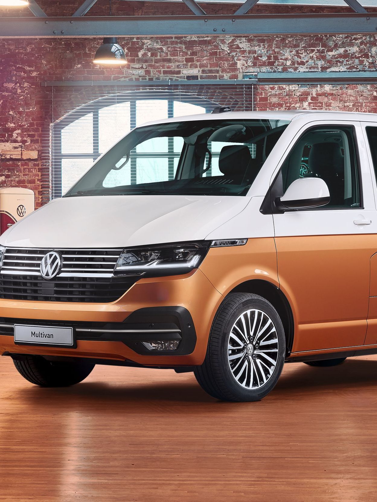 VW Multivan 6.1 Zweifarblackierung Seitenansicht