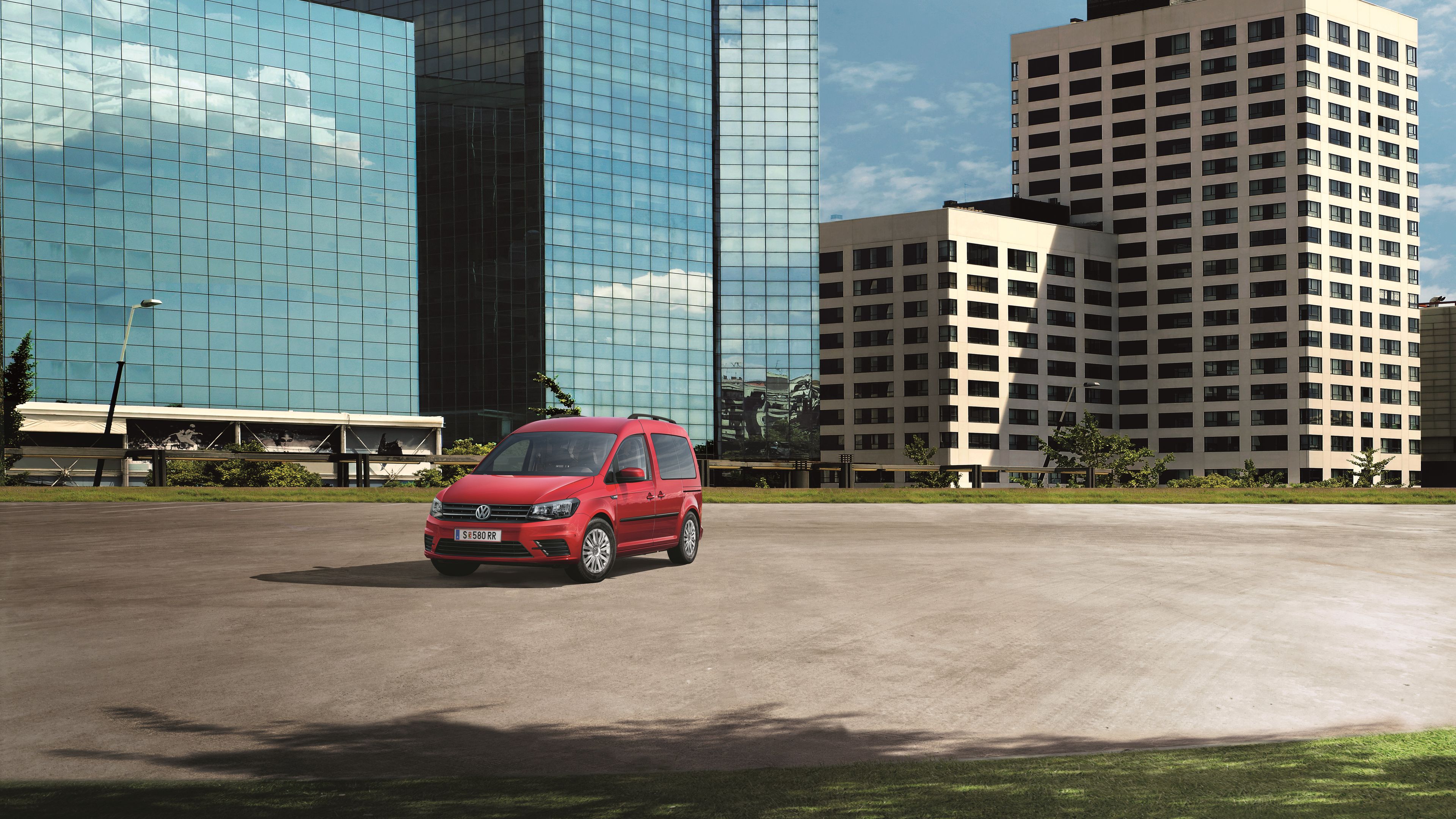 VW Caddy Austria rot