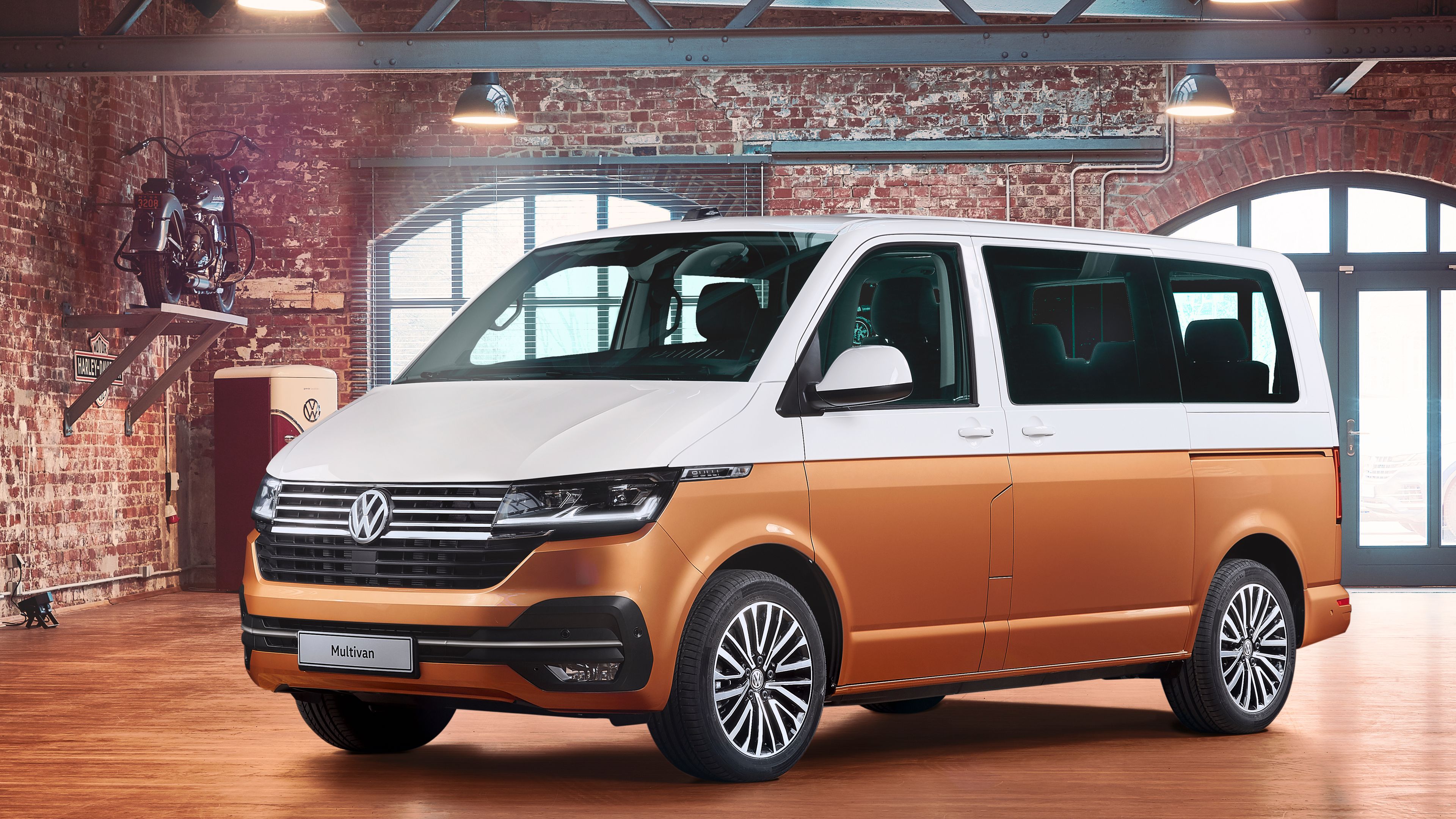 VW Multivan 6.1 Zweifarblackierung gelb weiß